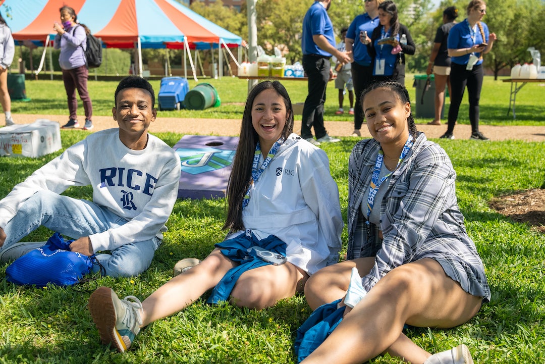 Admitted students flock to campus as Owl Days return Rice News News